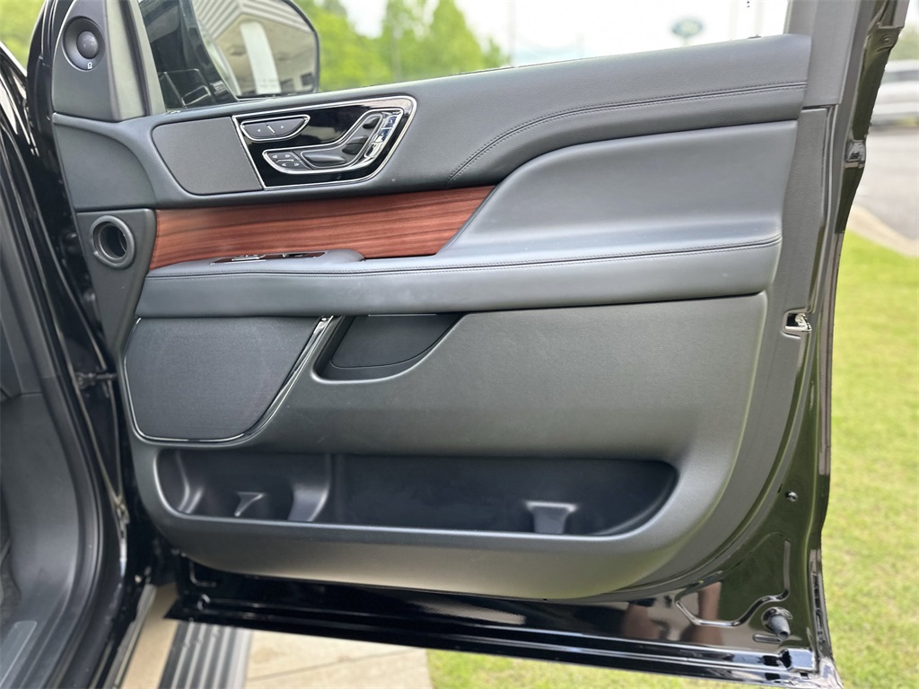 Used 2024 Lincoln Navigator SUV