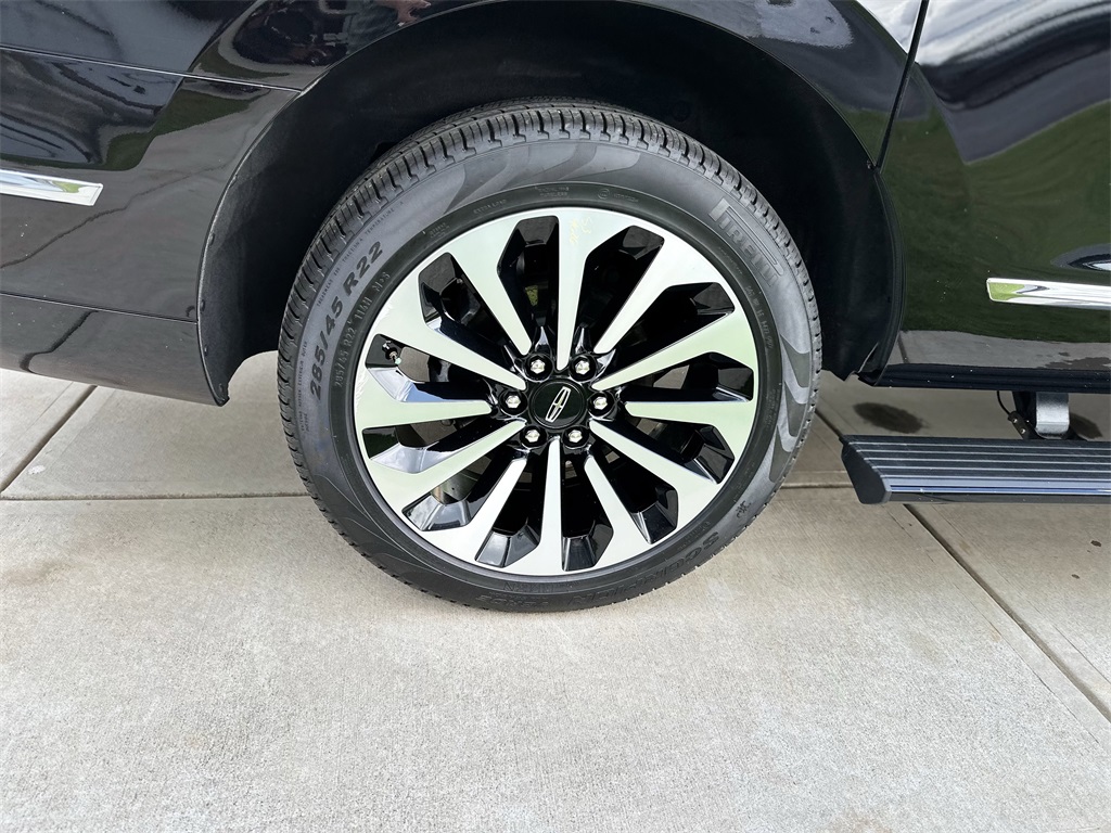 Used 2024 Lincoln Navigator SUV