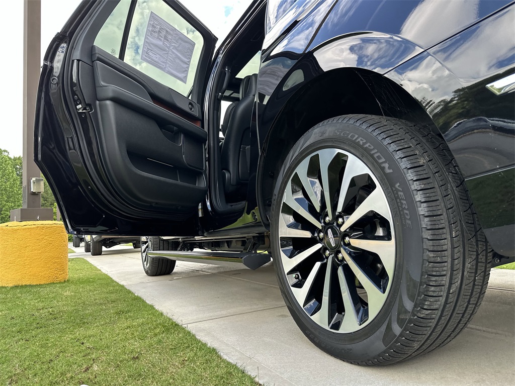 Used 2024 Lincoln Navigator SUV