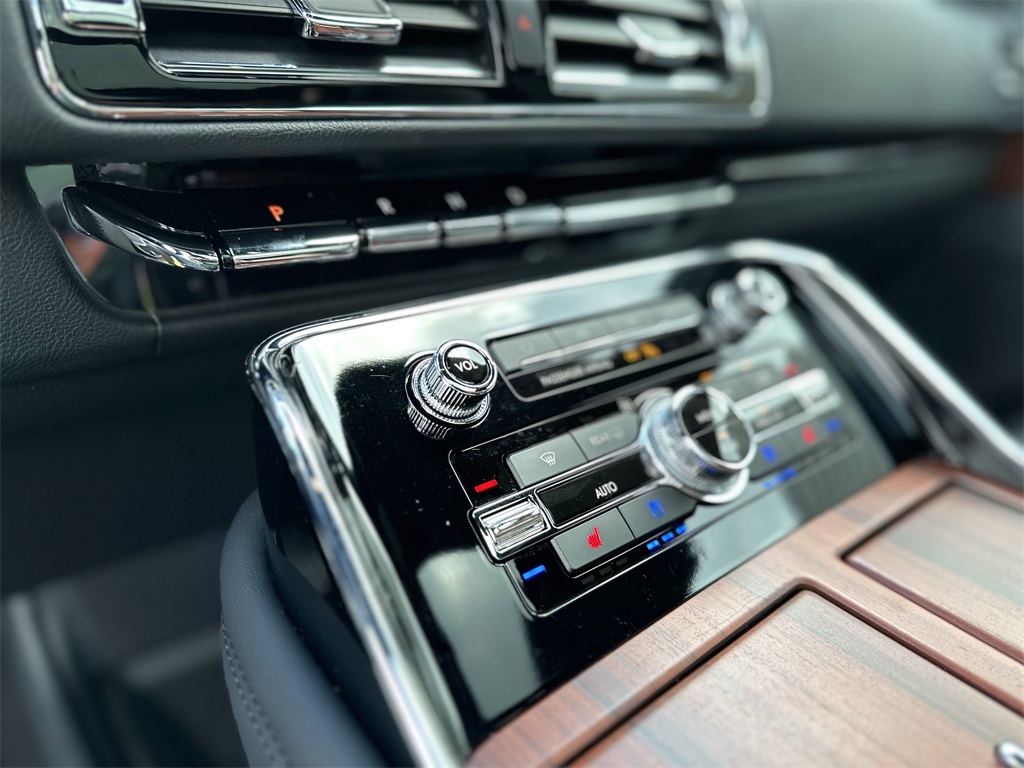 Used 2024 Lincoln Navigator SUV