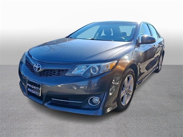 2012 Toyota Camry SE's photo