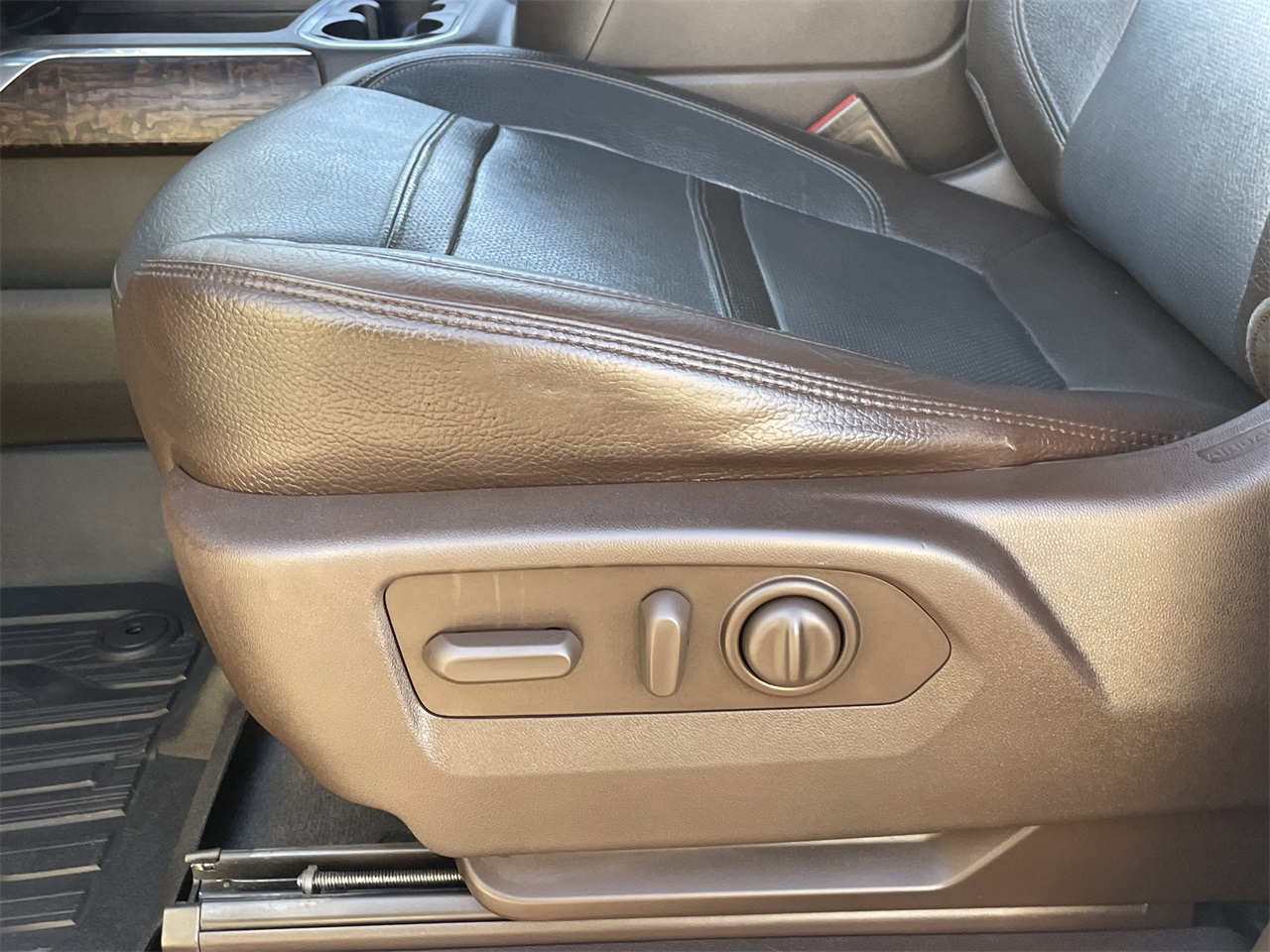 used 2020 GMC Sierra 1500 car, priced at $35,995