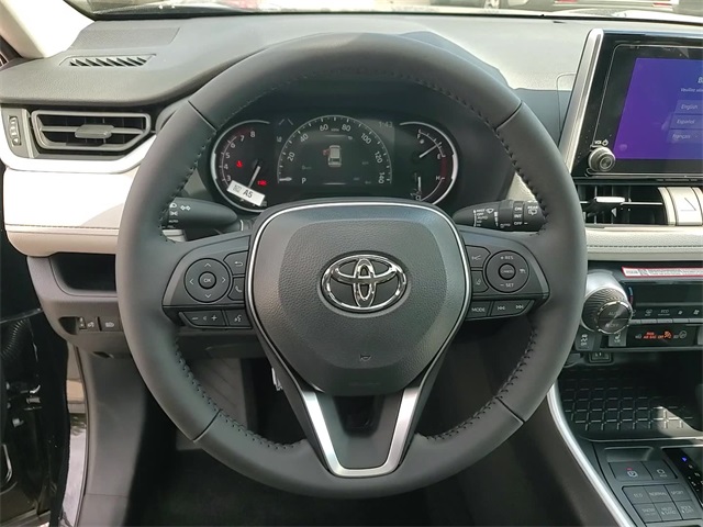 2025 Toyota RAV4 XLE photo 12