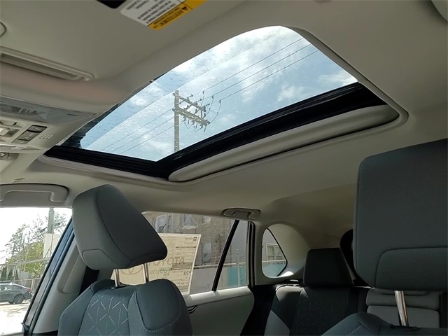 2025 Toyota RAV4 XLE photo 19