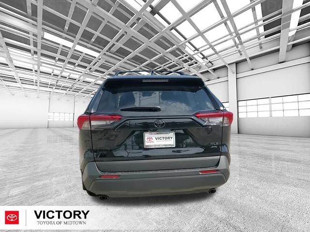 2025 Toyota RAV4 XLE photo 3