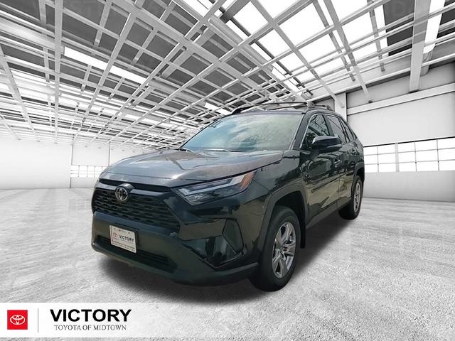 2025 Toyota RAV4 XLE photo 6