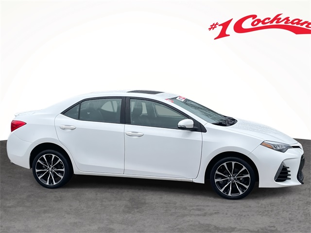 2017 Toyota Corolla L photo 2