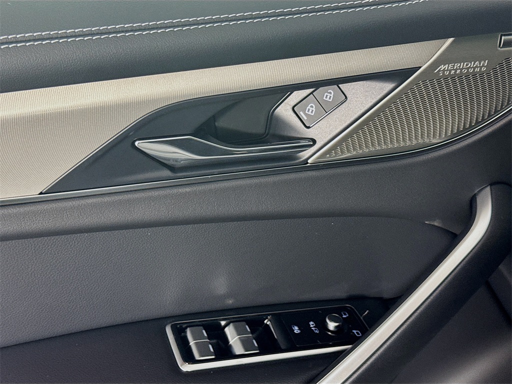 F-PACE P250 R-Dynamic S