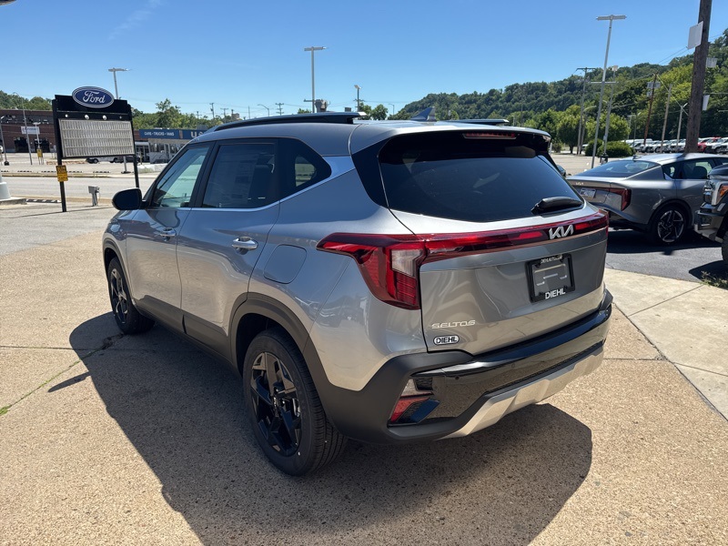 2026 Kia Seltos EX photo 4
