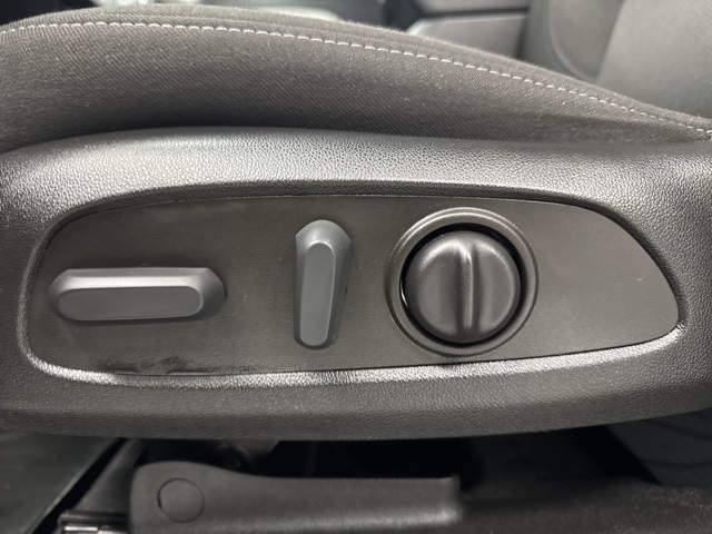 used 2022 Chevrolet Traverse car, priced at $22,988