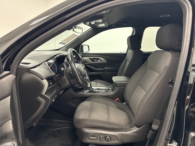 used 2022 Chevrolet Traverse car, priced at $22,988