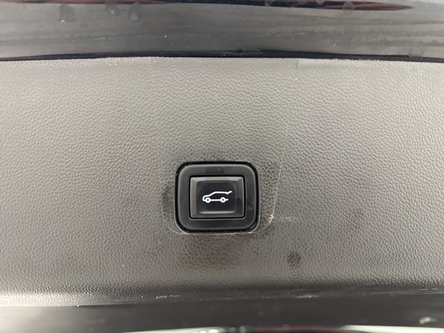 used 2022 Chevrolet Traverse car, priced at $22,988