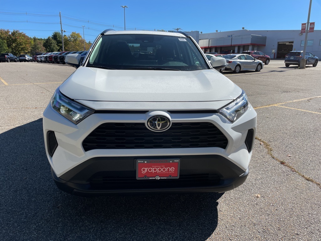 2025 Toyota RAV4 XLE photo 2
