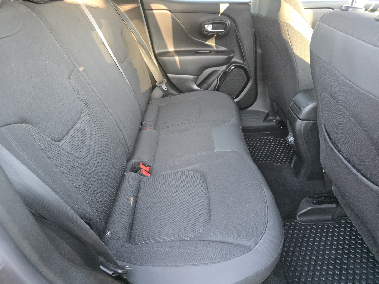 2018 Jeep Renegade Latitude North Edition photo 25