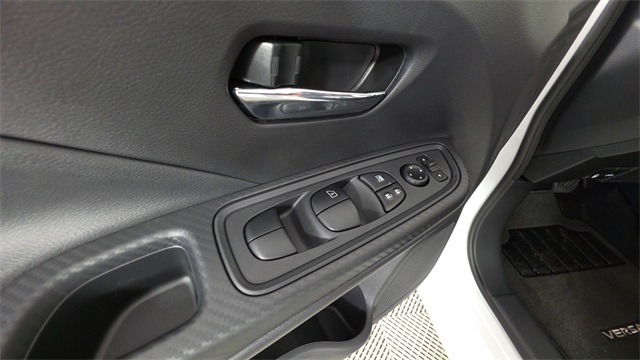 2025 Aspen White Tricoat Nissan Versa 1.6 SV FWD Sedan