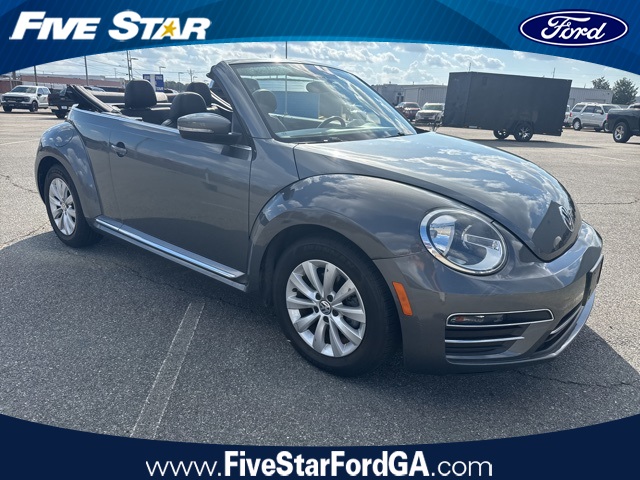 2018 Volkswagen Beetle S's photo