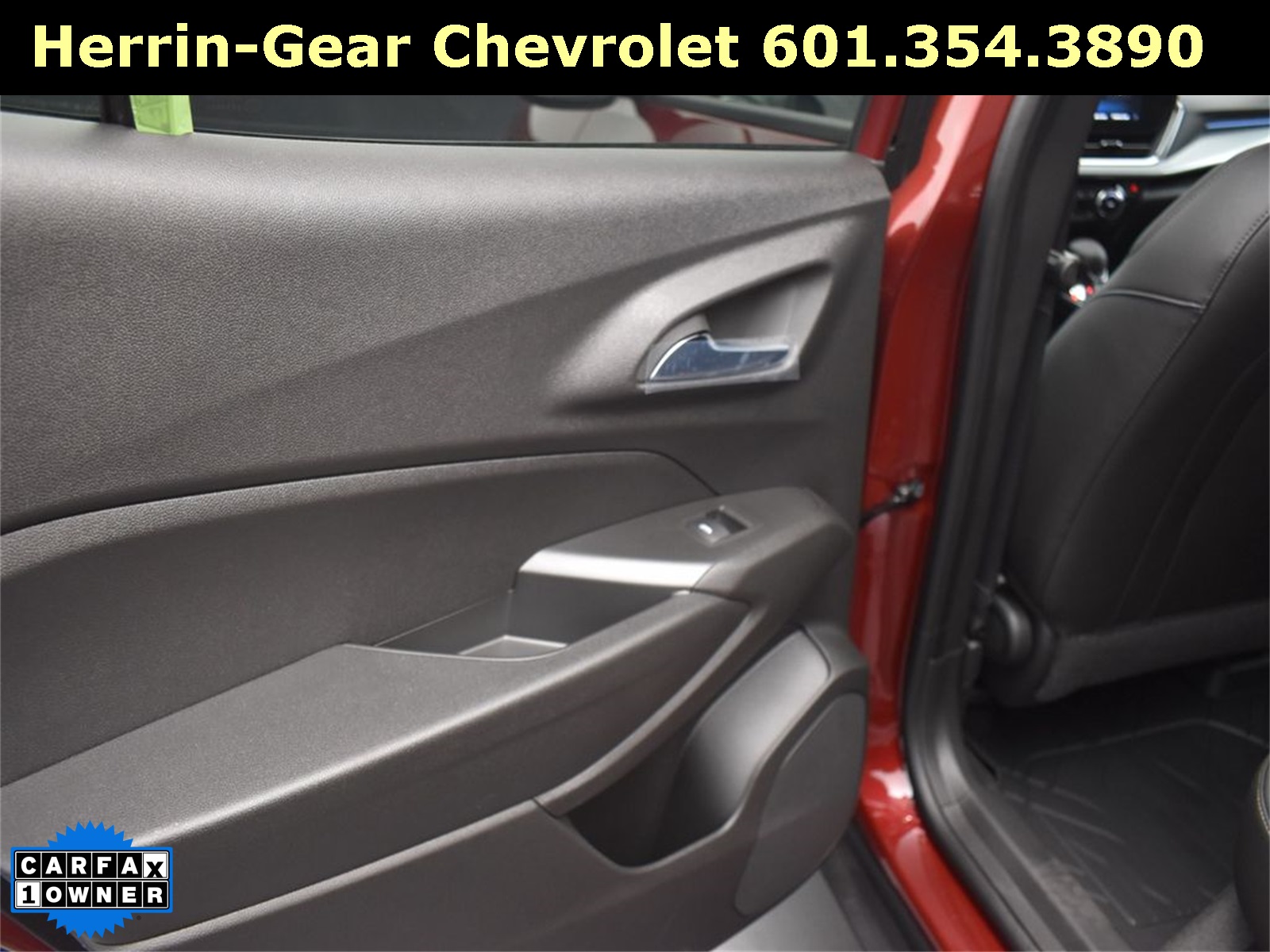 2025 Crimson Metallic Chevrolet Trax LT FWD SUV