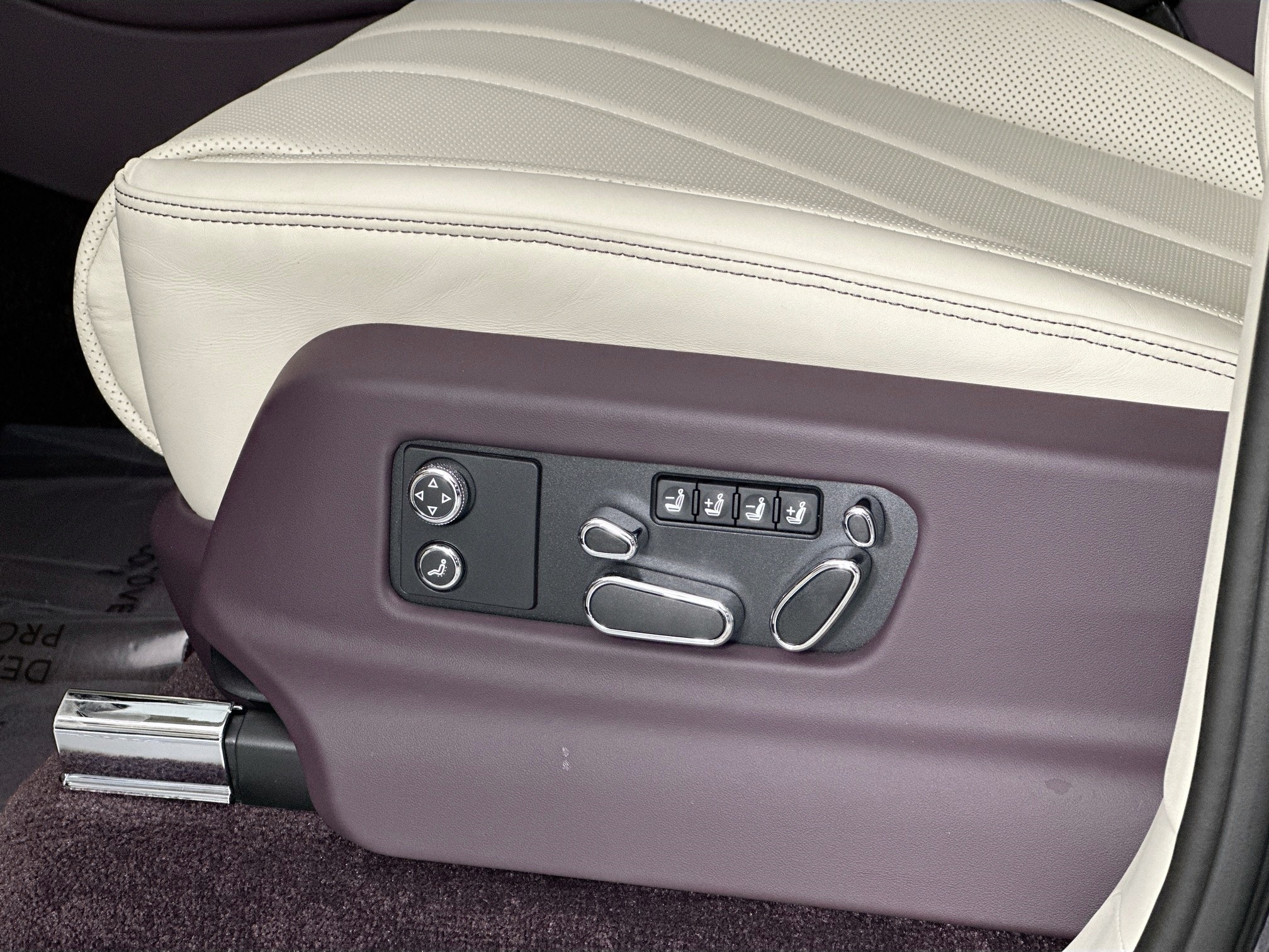 new 2025 Bentley Bentayga EWB car