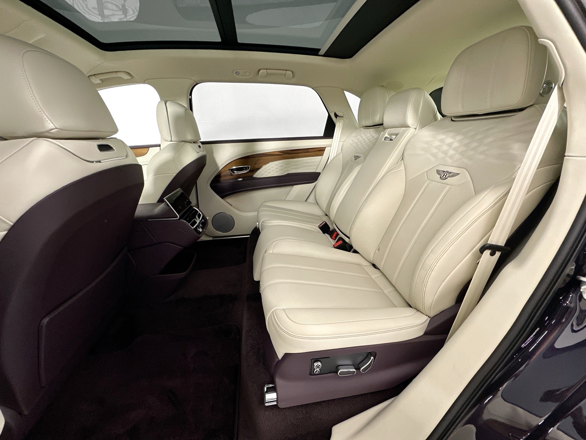 new 2025 Bentley Bentayga EWB car