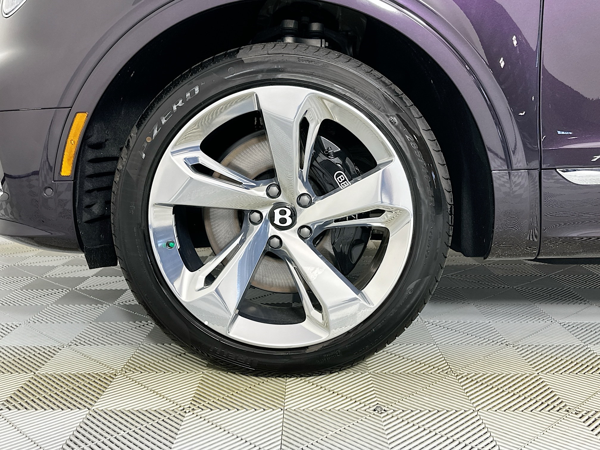 new 2025 Bentley Bentayga EWB car