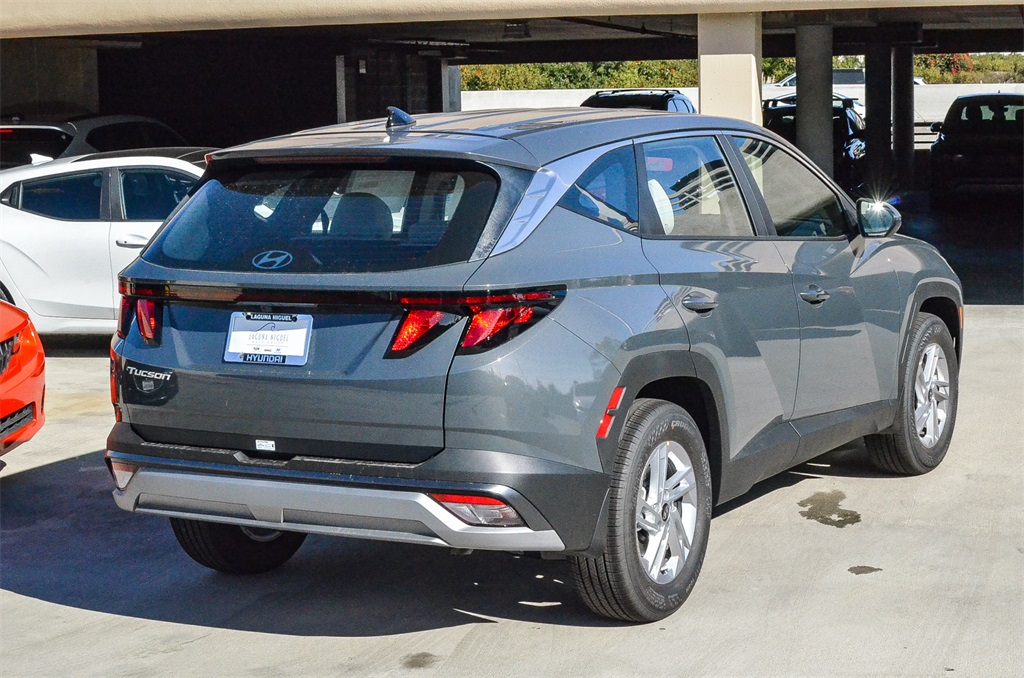 2026 Hyundai Tucson SE photo 3