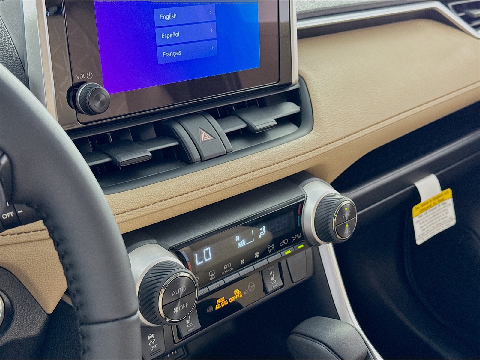 2025 Toyota RAV4 Hybrid XLE photo 7
