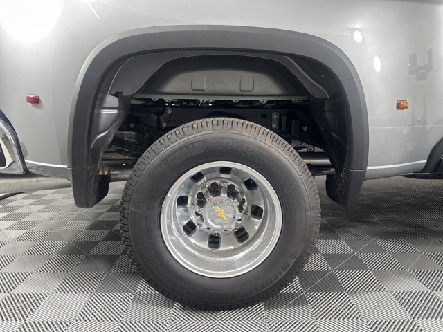 2025 Chevrolet Silverado 3500HD Work Truck photo 8