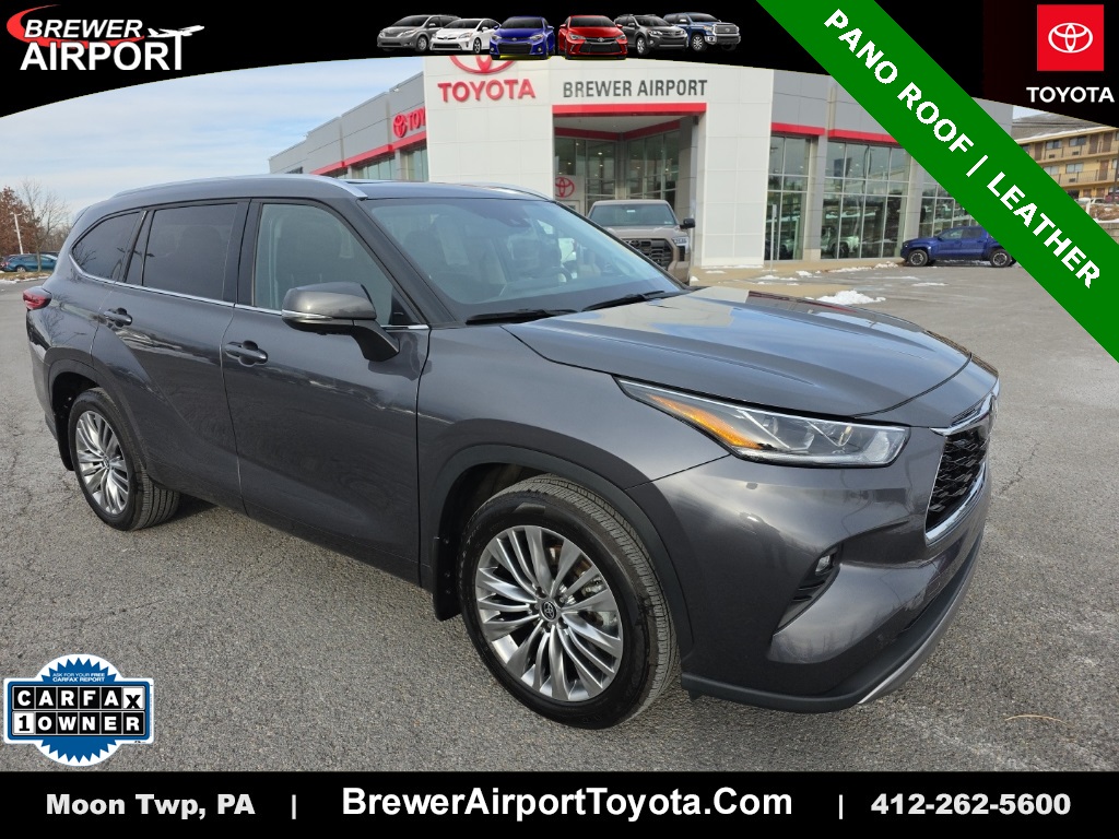 2023 Toyota Highlander Platinum's photo
