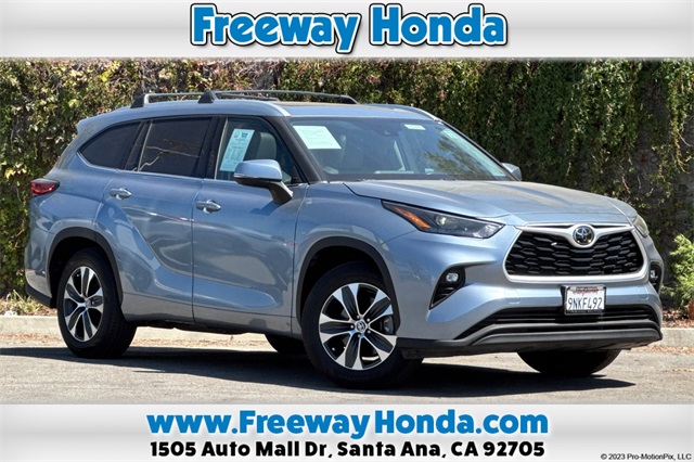 2022 Toyota Highlander XLE's photo