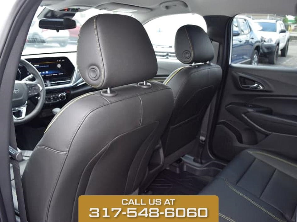 2025 Summit White Chevrolet Trax ACTIV FWD SUV