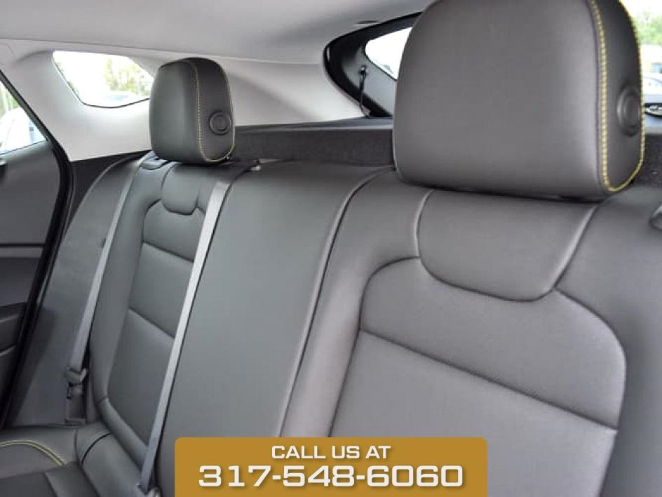 2025 Summit White Chevrolet Trax ACTIV FWD SUV
