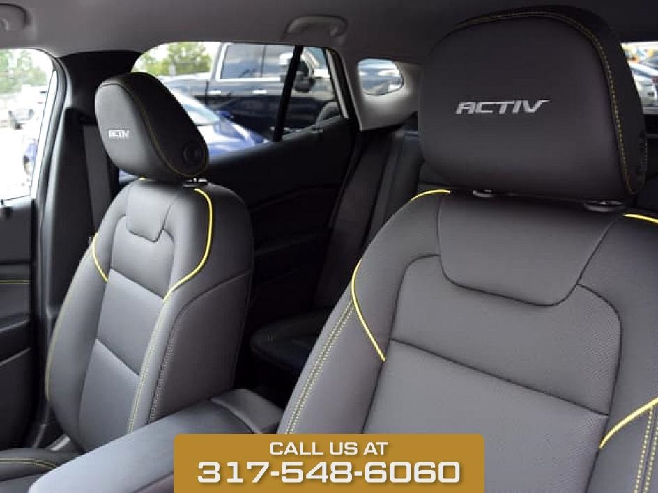 2025 Summit White Chevrolet Trax ACTIV FWD SUV