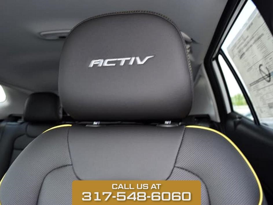 2025 Summit White Chevrolet Trax ACTIV FWD SUV