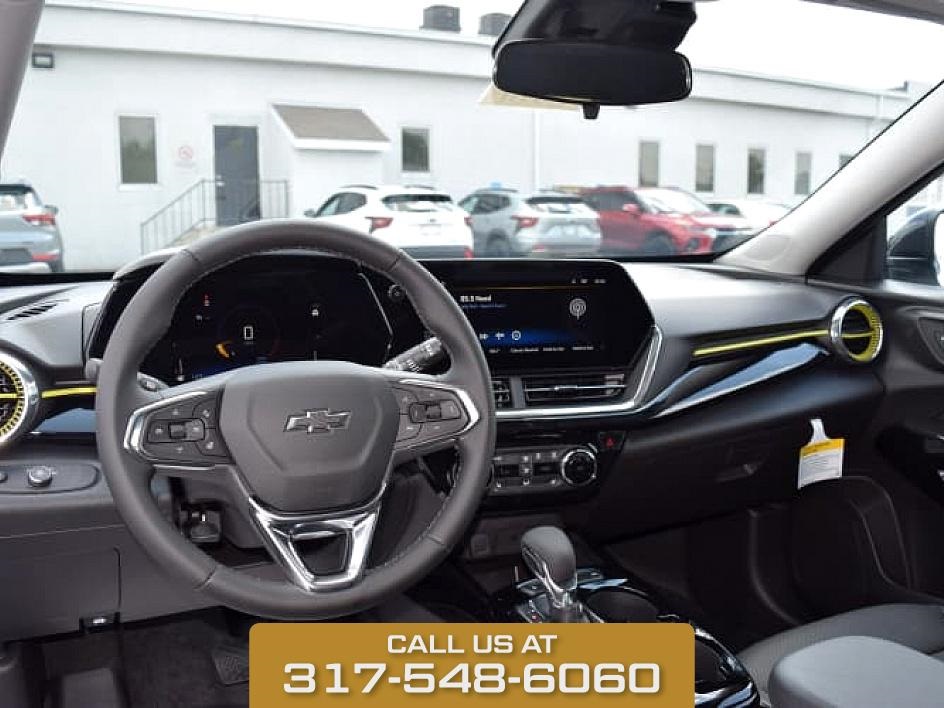 2025 Summit White Chevrolet Trax ACTIV FWD SUV