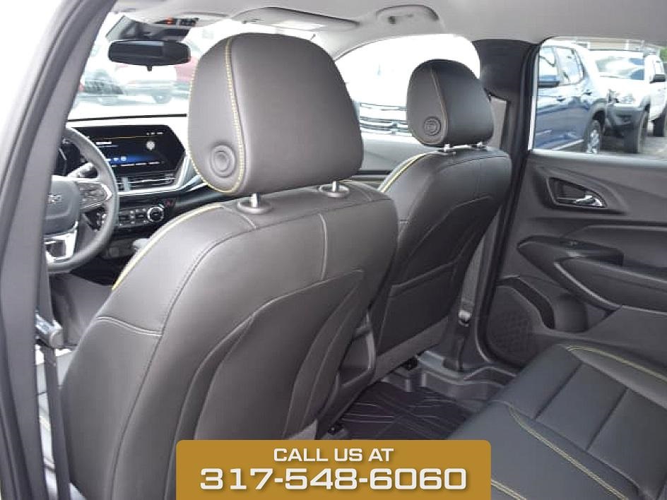 2025 Summit White Chevrolet Trax ACTIV FWD SUV