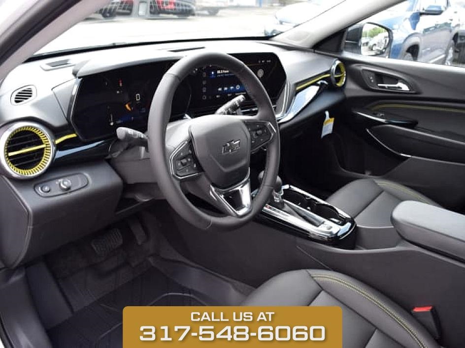 2025 Summit White Chevrolet Trax ACTIV FWD SUV