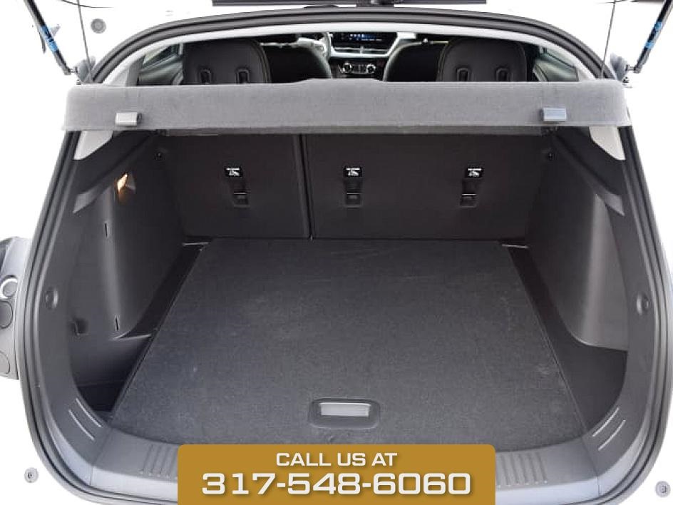 2025 Summit White Chevrolet Trax ACTIV FWD SUV
