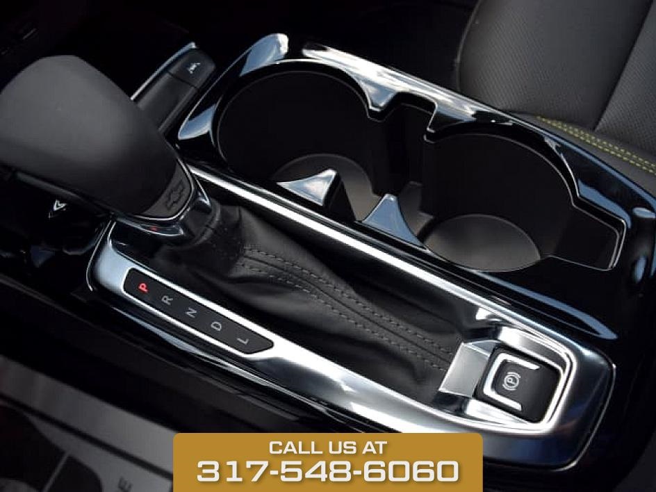 2025 Summit White Chevrolet Trax ACTIV FWD SUV