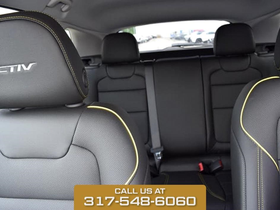 2025 Summit White Chevrolet Trax ACTIV FWD SUV