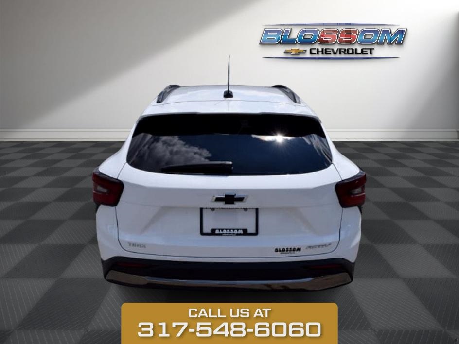 2025 Summit White Chevrolet Trax ACTIV FWD SUV