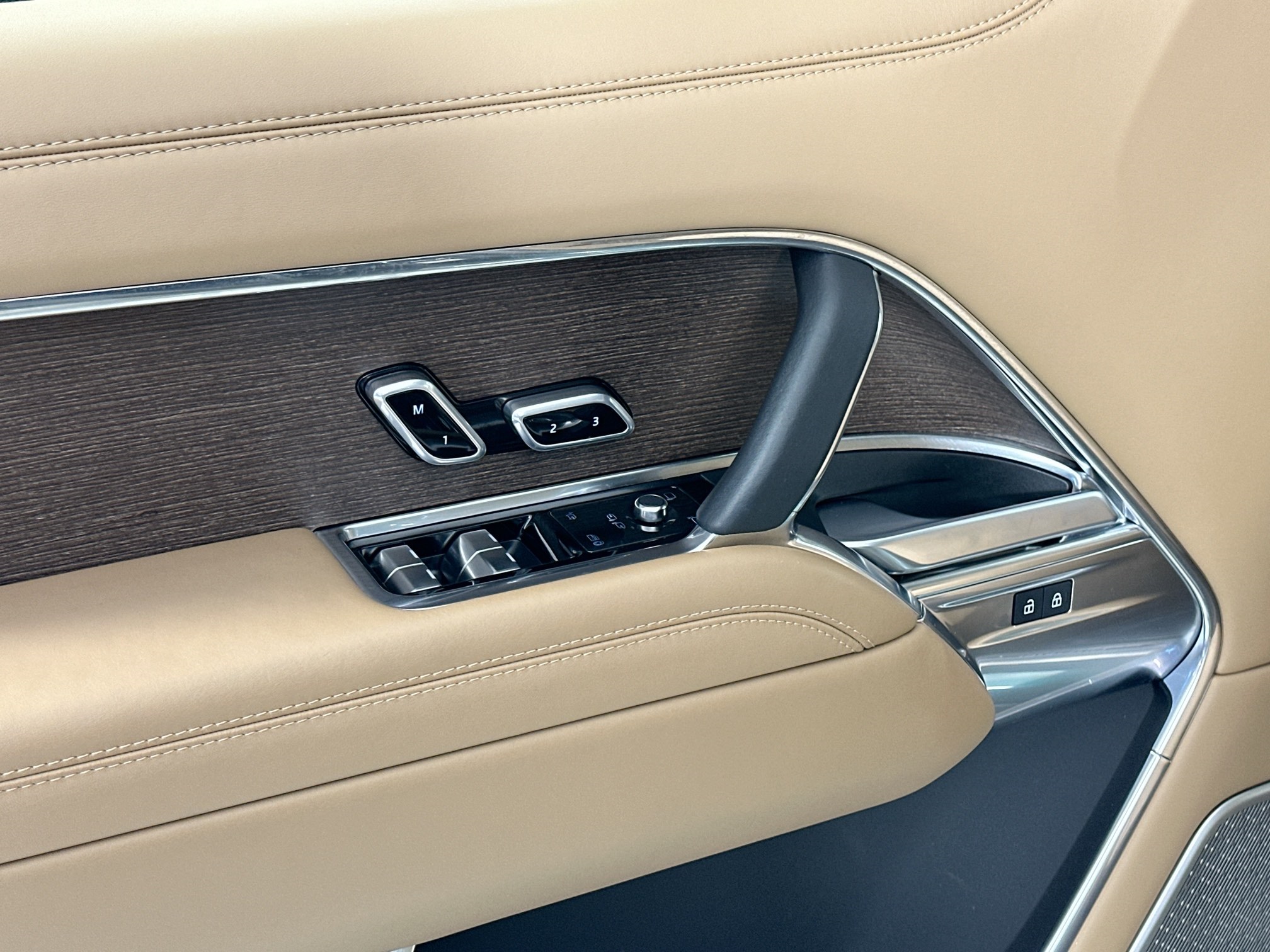 used 2025 Land Rover Range Rover car, priced at $162,998