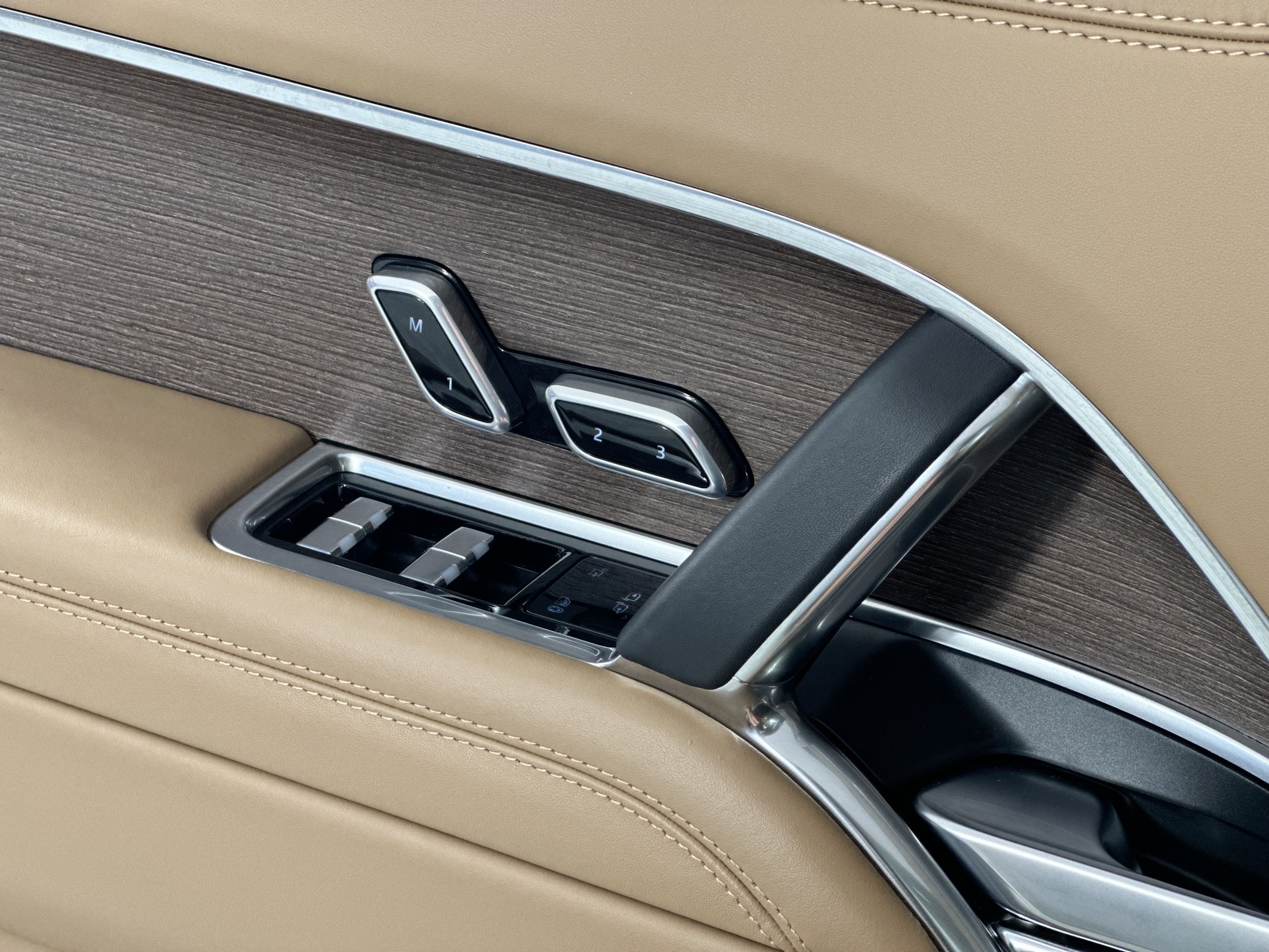 used 2025 Land Rover Range Rover car, priced at $162,998