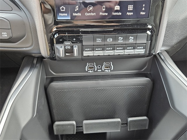 2026 Ram 2500 Big Horn Crew Cab 4x4 6'4" Box