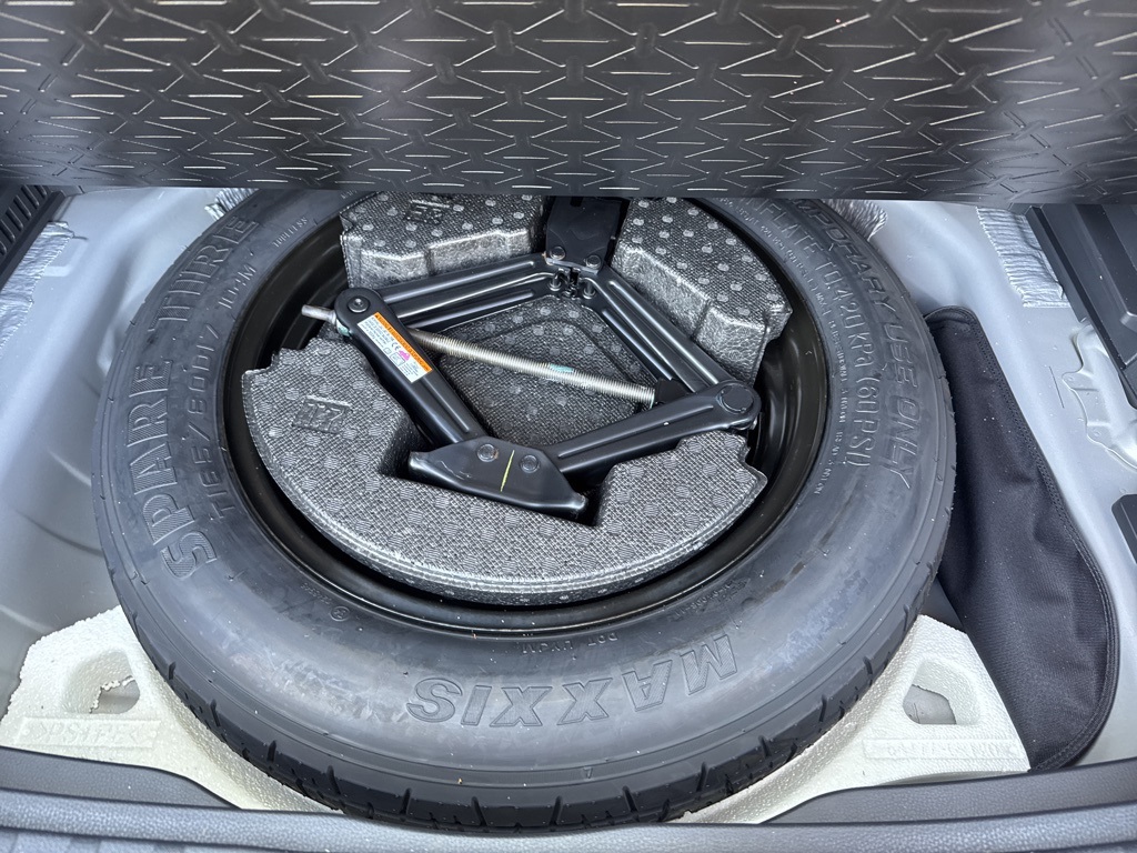 2022 Silver Sky Metallic Toyota RAV4 XLE AWD SUV