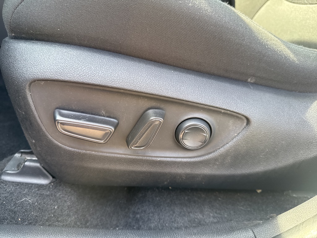 2022 Silver Sky Metallic Toyota RAV4 XLE AWD SUV