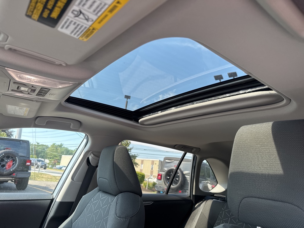 2022 Silver Sky Metallic Toyota RAV4 XLE AWD SUV