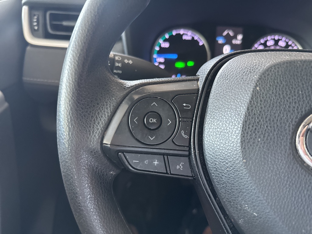 2022 Silver Sky Metallic Toyota RAV4 XLE AWD SUV