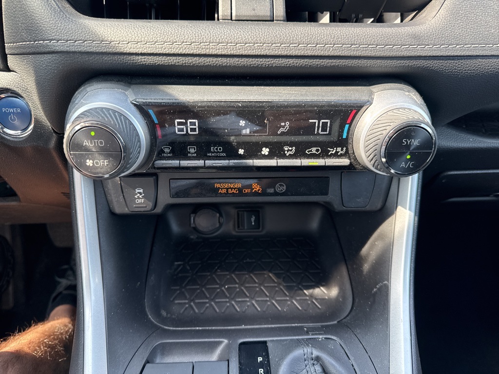2022 Silver Sky Metallic Toyota RAV4 XLE AWD SUV