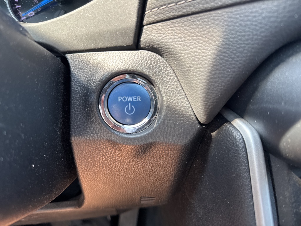 2022 Silver Sky Metallic Toyota RAV4 XLE AWD SUV