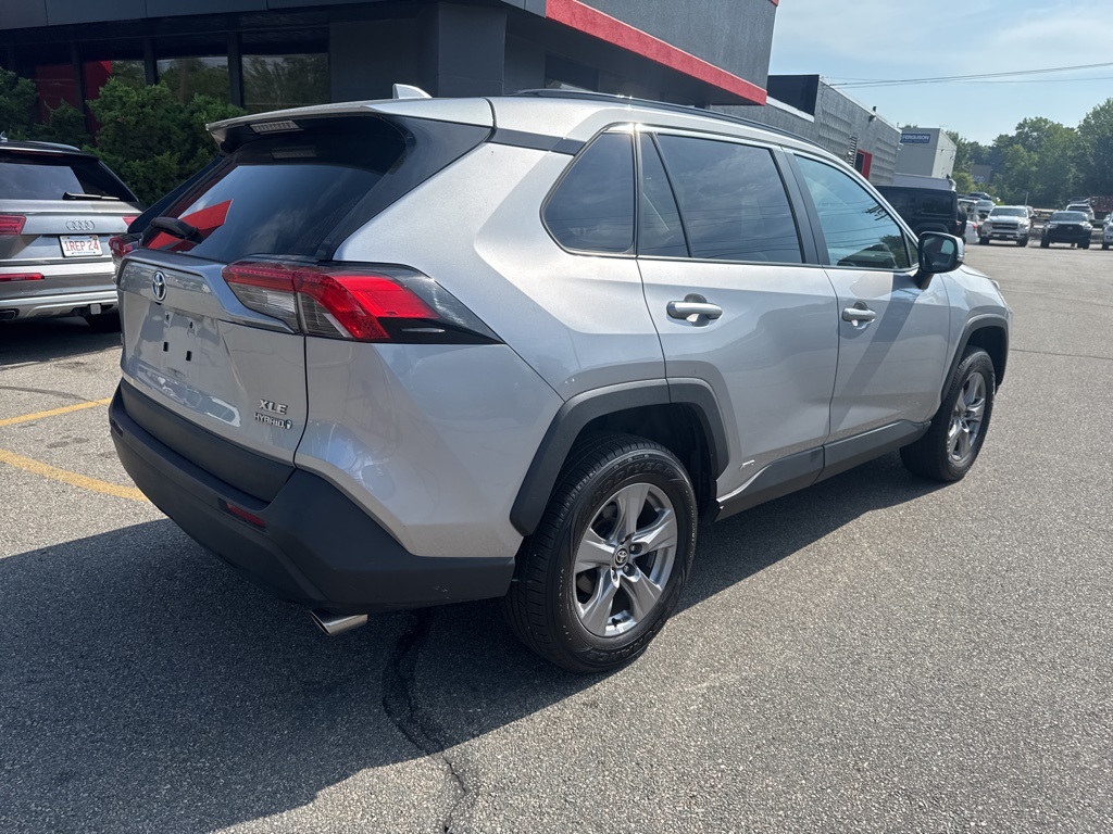 2022 Silver Sky Metallic Toyota RAV4 XLE AWD SUV